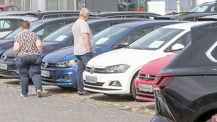 Nach neuen Fahrzeugen werden nun auch gebrauchte knapp. Foto: Romuald Banik