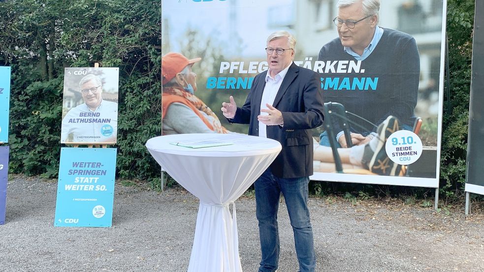 „Bin gut drauf und völlig gelassen:“ Bernd Althusmann, Spitzenkandidat der CDU für die Landtagswahl am 9. Oktober, hat am Montag in Hannover seine Wahlplakate präsentiert. Foto: Lars Laue