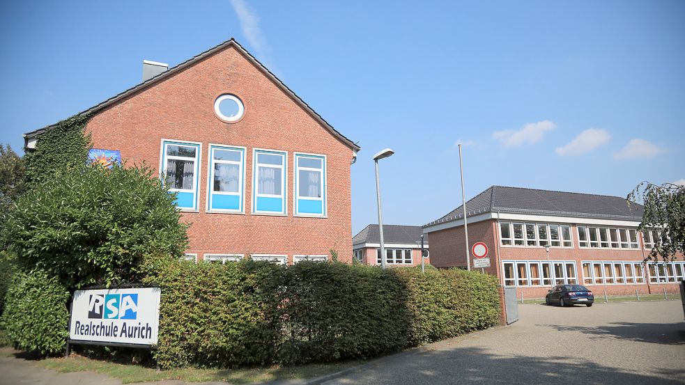 Die Realschule ist eine von 13 städtischen Schulen, wo die Raumtemperatur auf 20 Grad Celsius abgesenkt werden soll. Foto: Romuald Banik