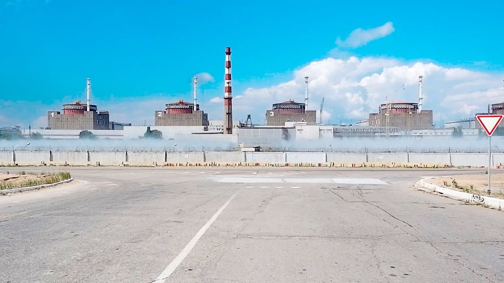 Das Kernkraftwerks Saporischschja liegt in einem Gebiet unter russischer Militärkontrolle im Südosten der Ukraine. Foto: Russian Defense Ministry/AP/dpa