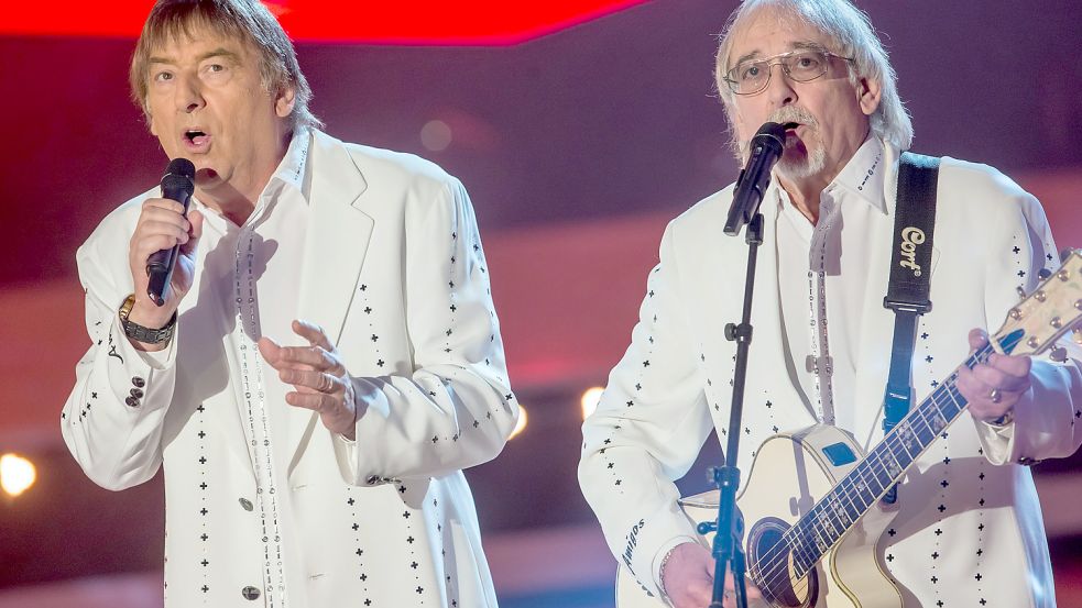 Die Brüder Karl-Heinz (links) und Bernd Ulrich bilden zusammen das Schlager-Duo „Die Amigos“. Foto: dpa/Michael Reichel