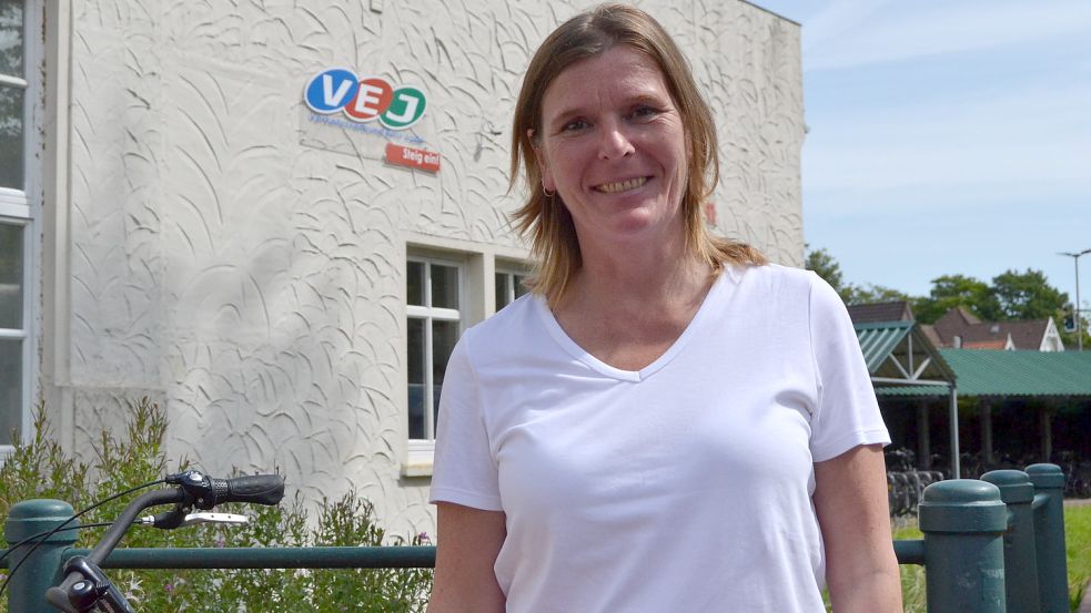 Sonja Brandt leitet die Geschäftsstelle des Verkehrsverbunds Ems-Jade in Aurich. Foto: Neelke Harms