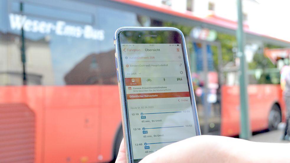 Mit der Fahrplaner-App kann man sich im Auricher Busliniennetz einen Überblick verschaffen. Foto: Neelke Harms