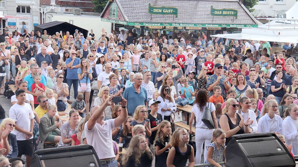 Beim Stadtfest kommen Hunderte Menschen auf engstem Raum zusammen. Das DRK sorgt dafür, dass schnell Hilfe kommt, wenn etwas passieren sollte. Foto: Heino Hermanns