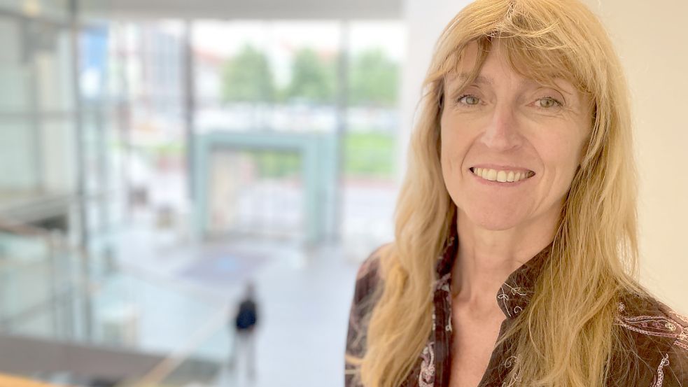 Gesicht der Kunsthalle in Emden: Ilka Erdwiens, seit 1987 im Museum in der Seehafenstadt. Foto: Stefan Lüddemann