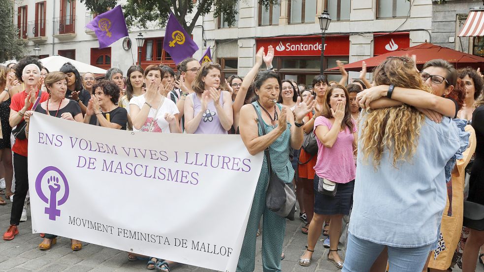Sex ohne ausdrückliche Zustimmung wird von spanischen Gerichten künftig grundsätzlich als Vergewaltigung eingestuft. Foto: dpa/Clara Margais