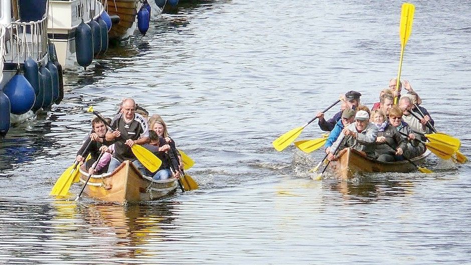 Hart kämpften die Teilnehmer beim ersten Drachenbootrennen in Marcardsmoor um den Sieg. Foto: privat