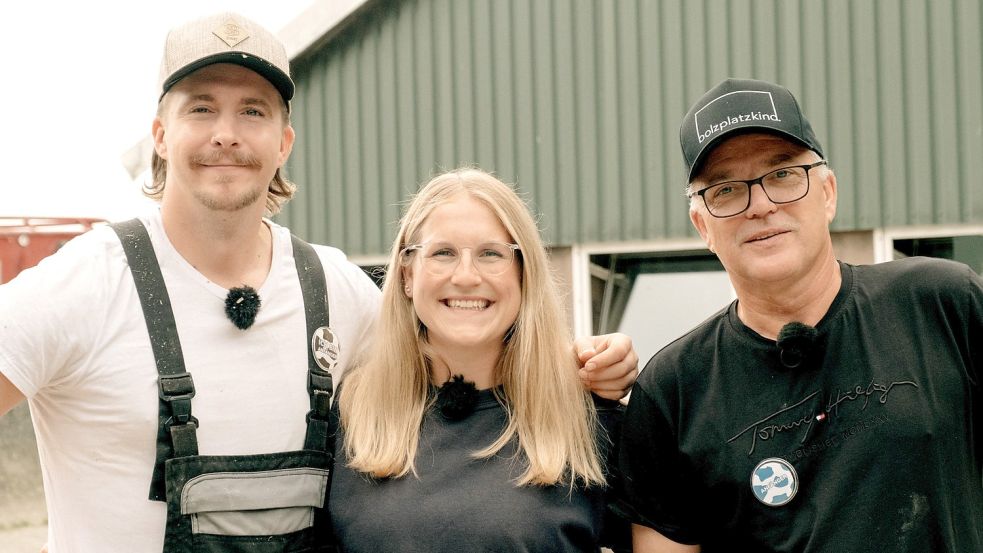 Anne te Brake mit Schlagzeuger David Friedrich (links) und „Youtube-Platzwart“ Udo Tesch. Foto: privat
