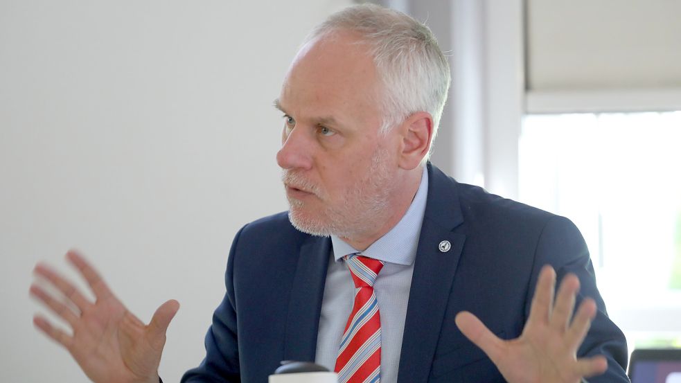 Sein Plan ist in der Kritik: Erster Kreisrat Dr. Frank Puchert. Foto: Romuald Banik