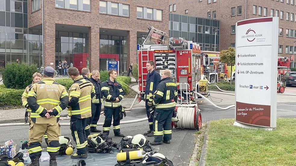 Ein Großaufgebot an Einsatzkräften rückte nach dem Alarm zur UEK aus. Foto: Heino Hermanns