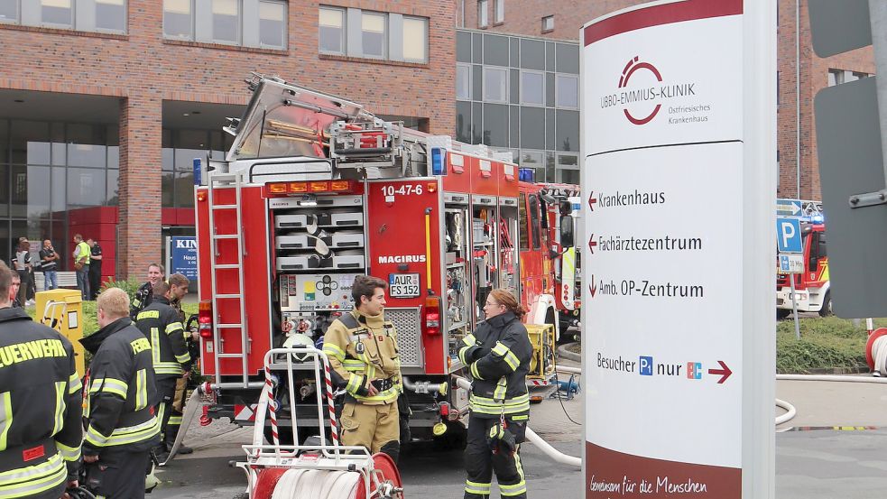 Um 7.03 Uhr hatte die Brandmeldeanlage die Feuerwehr alarmiert. Foto: Heino Hermanns