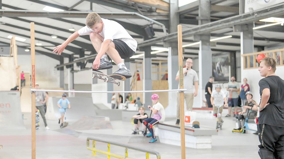 Am Sonntagmittag zeigten die Skateboard-Profis ihr Können. Foto: Stephan Friedrichs