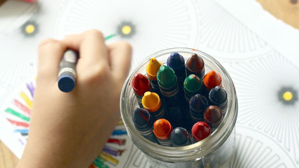 Ein Kind malt in einer Kindertagesstätte. Foto: Pixabay