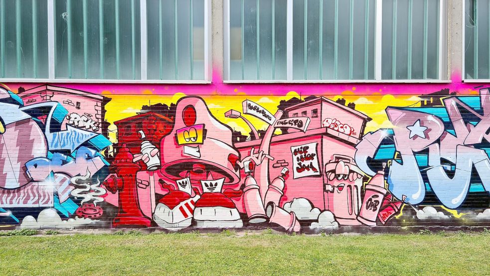 Der Graffitiverein Ostfriesland war auch schon andernorts in Emden tätig – wie hier an der Grundschule Grüner Weg. Fotos: privat