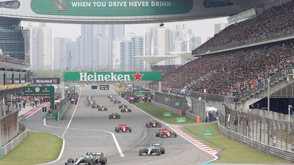 Die Formel 1 plant 2023 zum ersten Mal in der Geschichte der Motorsport-Königsklasse 24 Rennen. Foto: Ng Han Guan/AP/dpa