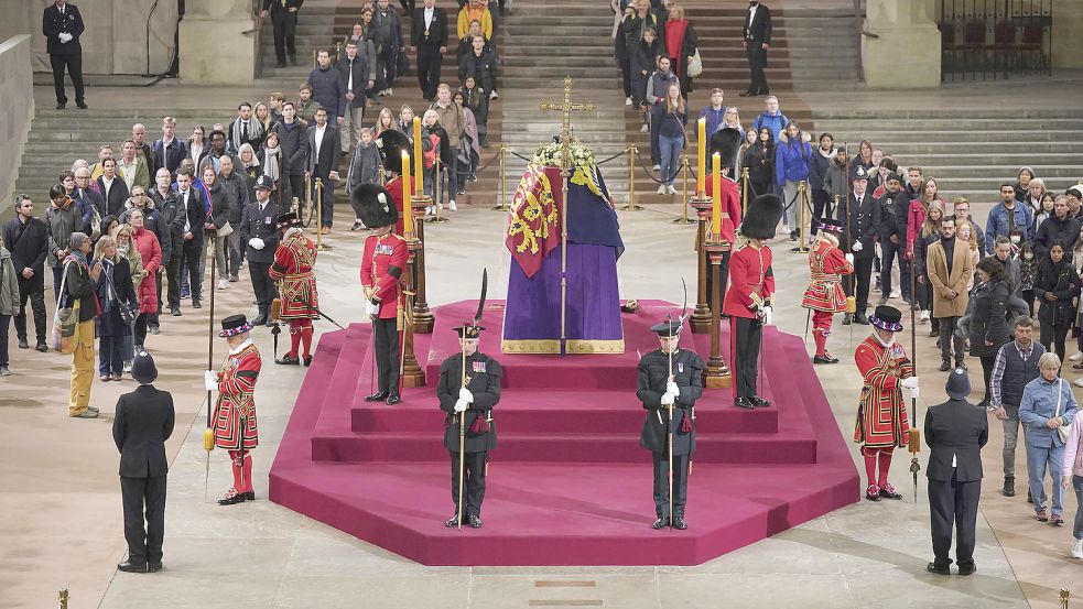 Zuletzt wurde der Sarg der verstorbenen Queen Elizabeth II. in der Westminster Hall aufgebahrt. Foto: dpa/PA/AP/Yui Mok