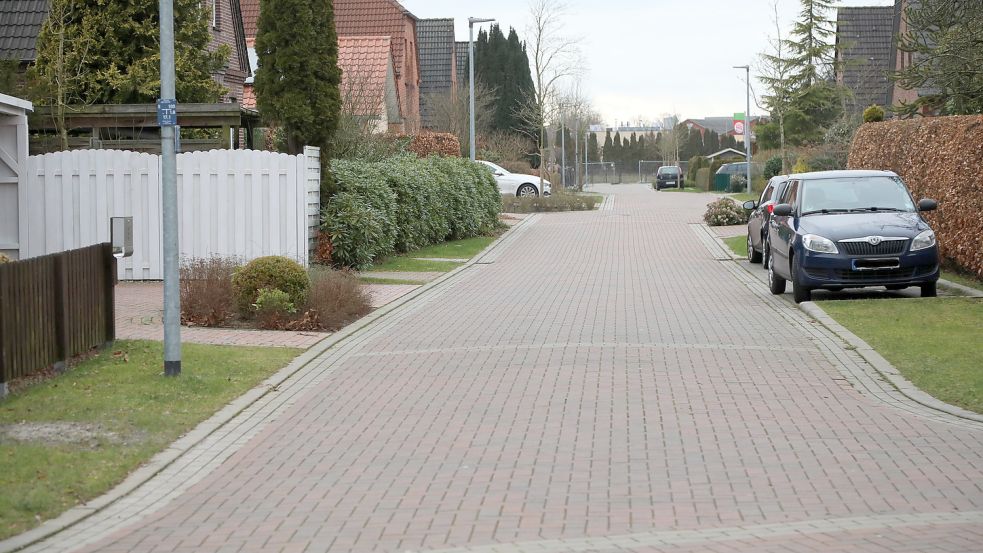 Die Düfferstraße ist eine der Auricher Straßen, die in den vergangenen Jahren erneuert wurden. Die Anlieger zahlten dafür insgesamt fast 118.000 Euro. Foto: Romuald Banik