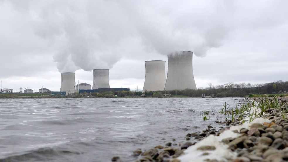 Die Atomkraft-Flaute in Frankreich bereitet auch hierzulande Sorgen: Sollte im Nachbarland zu wenig Strom produziert werden, könnte das negative Auswirkungen auf andere europäische Länder haben. Foto: Christophe Karaba/EPA/dpa