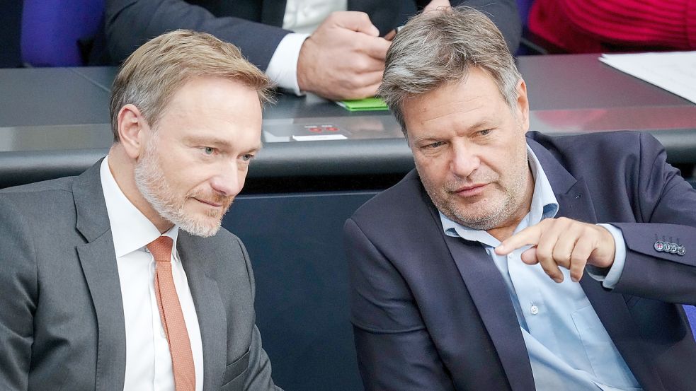 Bundesfinanzminister Christian Lindner (l, FDP) und Bundeswirtschaftsminister Robert Habeck (Bündnis 90/Die Grünen) Foto: dpa
