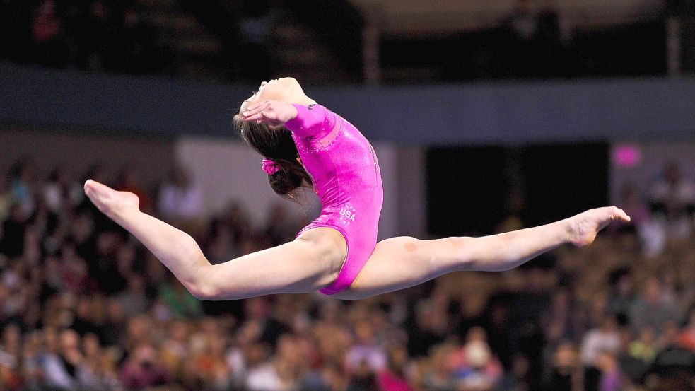 Katelyn Ohashi beim American Cup 2013. Die heute 25-Jährige spricht offen über ihre Bulimie. Foto: IMAGO / ZUMA Press