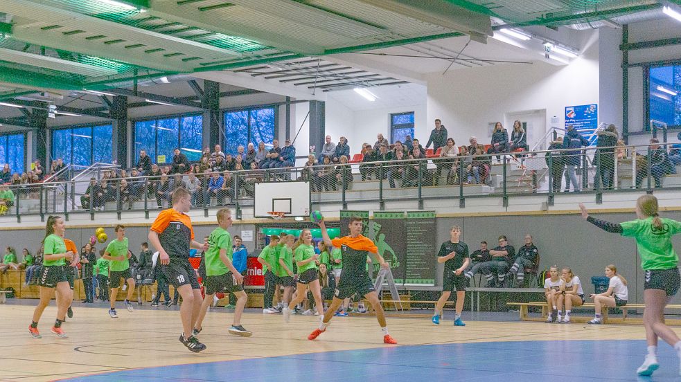 Austragungsort des Brookmerlander Handballturniers ist seit 33 Jahren die Kurt-Knippelmeyer-Halle in Marienhafe. Foto: Folkert Bents