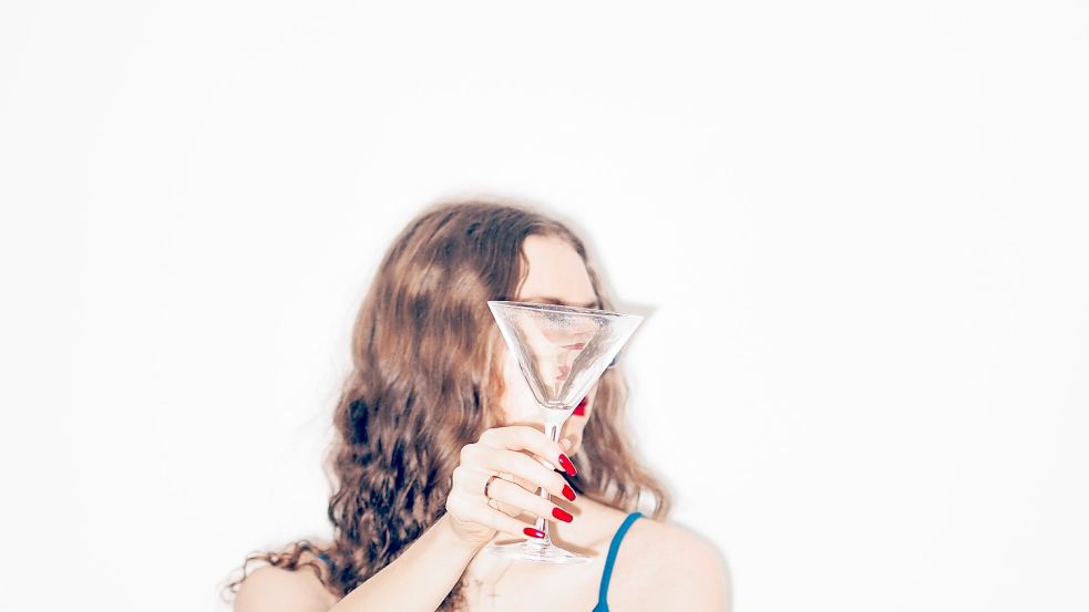 Schluss mit Verstecken: Künftig bist Du nicht mehr am Rand, sondern im Mittelpunkt der Party. Foto: Unsplash/Laura Chouette