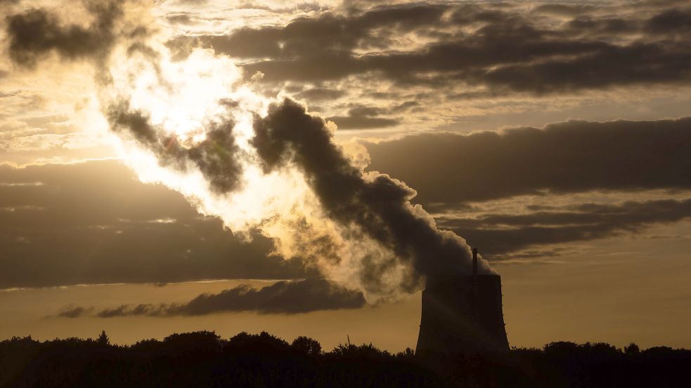 Das Kernkraftwerk im Emsland soll Ende des Jahres vom Netz gehen. Foto: Friso Gentsch / dpa