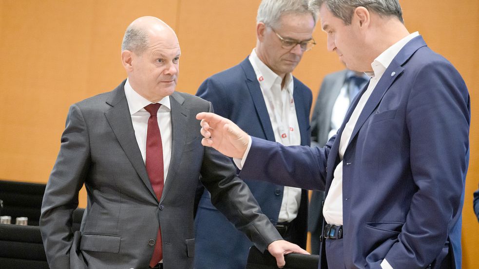 Bundeskanzler Olaf Scholz (links, SPD) und Bayerns Ministerpräsident Markus Söder (rechts, CSU): Zwei von vielen Uneinigen im Vorfeld der Beratungen zwischen Bund und Ländern. Foto: dpa
