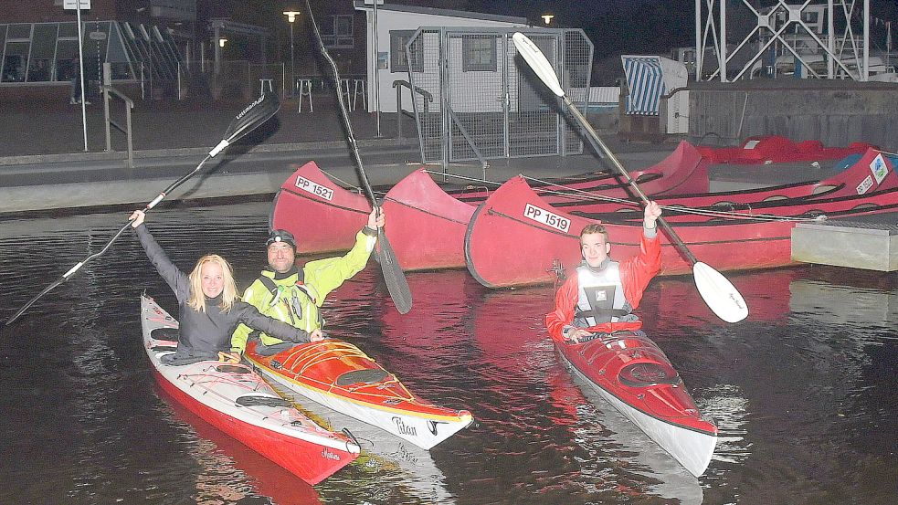 Vanessa Plate, Holger de Graf und Philip Grodt beim Kajak-Training in Aurich.Foto: Gerd-Arnold Ubben