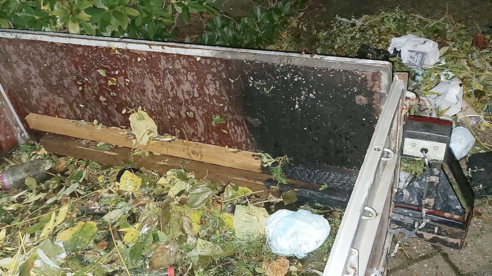 Der Anhänger wurde durch das Feuer beschädigt. Foto: privat