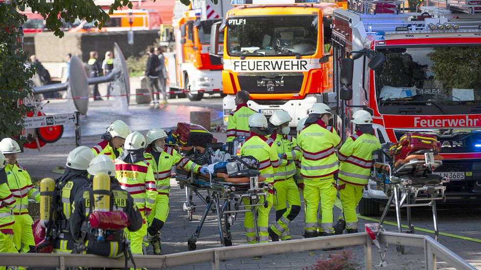 Die Fahrgäste erlitten teilweise Rauchvergiftungen. Foto: dpa/Thomas Banneyer