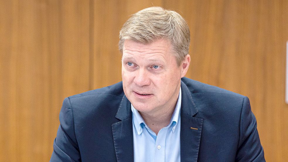 Ulf Thiele (CDU) siegt im Wahlkreis 83 Leer. Er holt 36 Prozent der Stimmen und zieht damit erneut in den Landtag ein. Foto. DPA