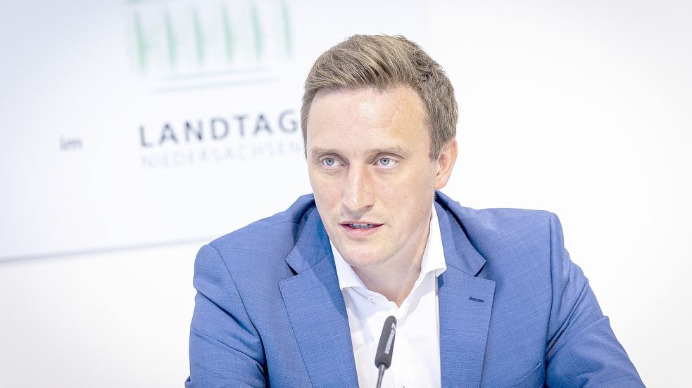 Will sich am Dienstag um den Vorsitz der CDU-Landtagsfraktion bewerben: Sebastian Lechner, Generalsekretär der CDU Niedersachsen. Foto: Moritz Frankenberg/dpa
