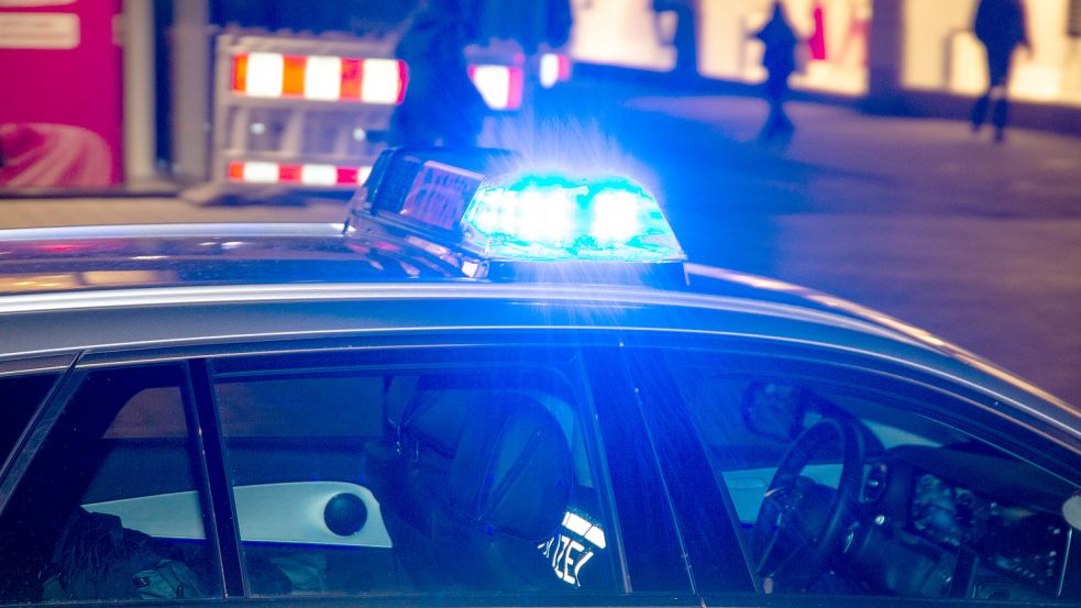Ein 50 Jahre alter Mann ist am Montagabend in Bremen ausgeraubt worden, während er in seinem Auto saß. Foto: imago images / U. J. Alexander