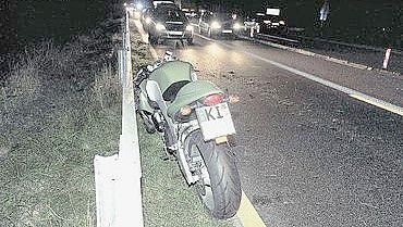 Das Motorrad des Bandido an der Unfallstelle. Foto: Traunstein