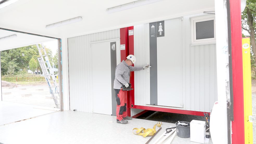 Der Landkreis Aurich sucht händeringend Unterkünfte für Geflüchtete aus Krisengebieten. Inzwischen sind drei Containerdörfer in Planung. Foto: Romuald Banik