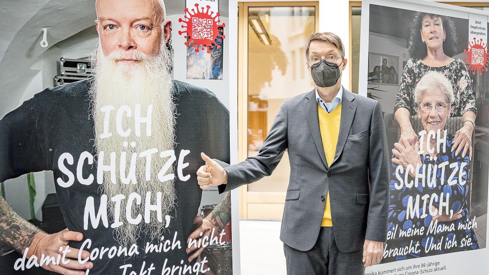 Lauterbach mit Kampagnen-Motiv Foto: Michael Kappeler