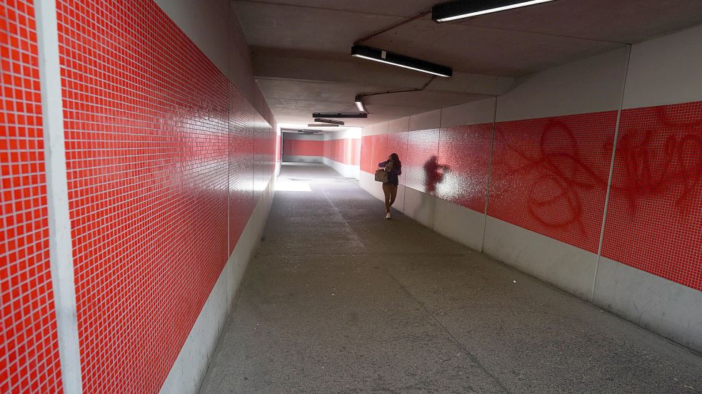 Würdest Du nachts allein durch so eine Unterführung gehen? Foto: Imago images/serienlicht