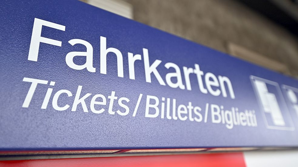 Das 49-Euro-Ticket soll bald das beliebte 9-Euro-Ticket ablösen. Foto: dpa/Martin Schutt