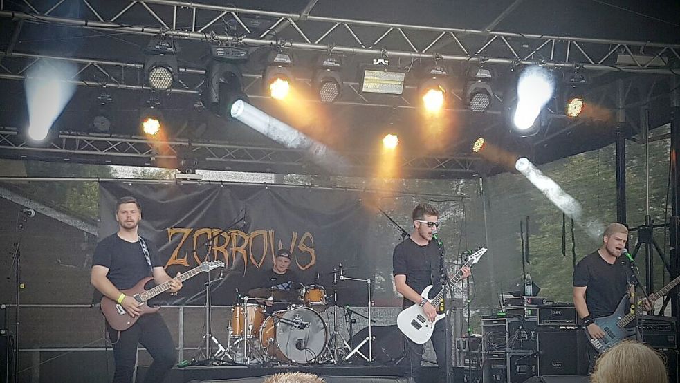 Treten im Dezember in Ihlow auf: Die Punkrock-Band Zorrows. Foto: Zorrows