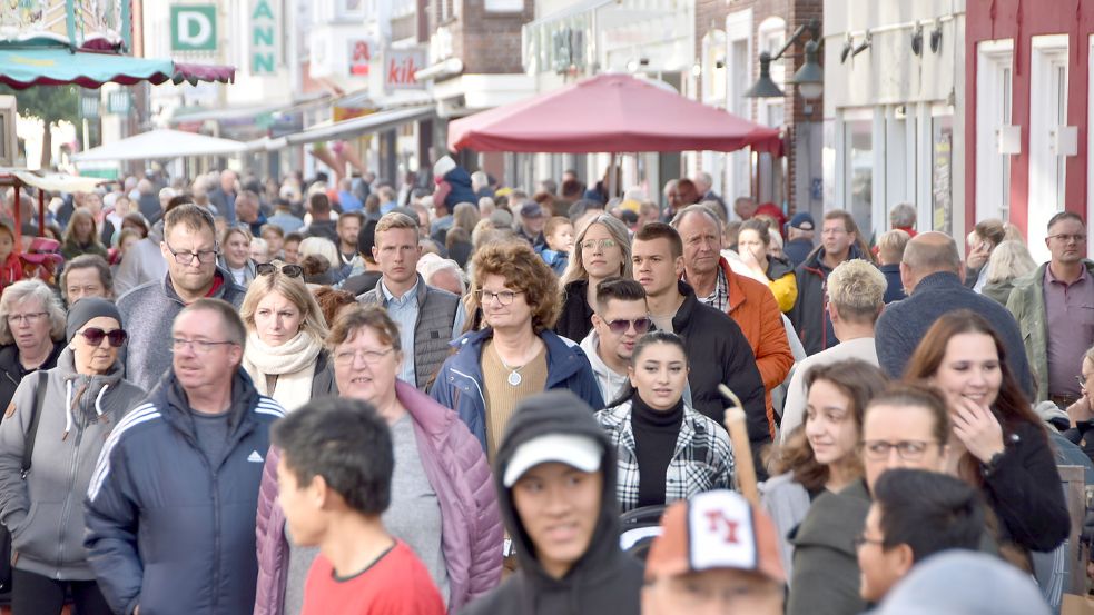Zum diesjährigen Heidemarkt war die Auricher Innenstadt gut besucht. Foto: Thomas Dirks