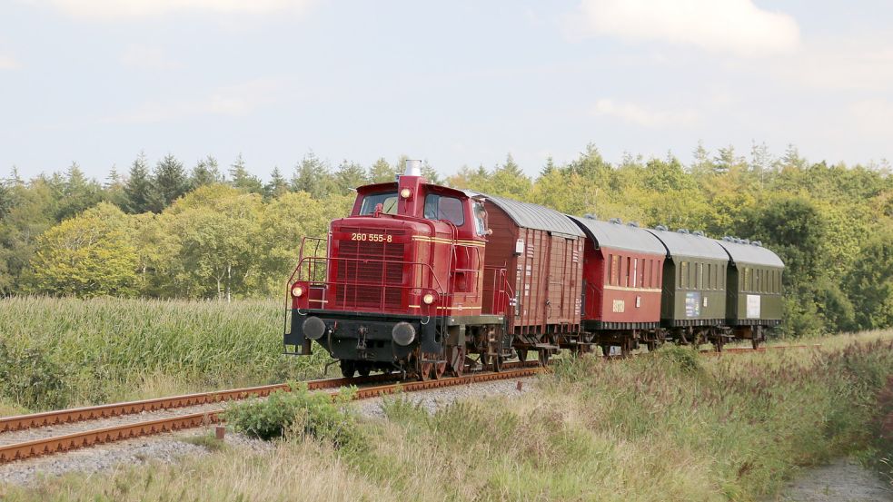 Ab Sonntag fährt die Museumseisenbahn wieder auf der Küstenlinie. Foto: MKO