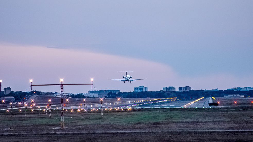 Auf Flügen nach Mallorca kommt es immer wieder zu Streitereien von Betrunkenen. Ob diese bald von „Air Marshals“ geklärt werden? Foto: Imago Images/Eibner