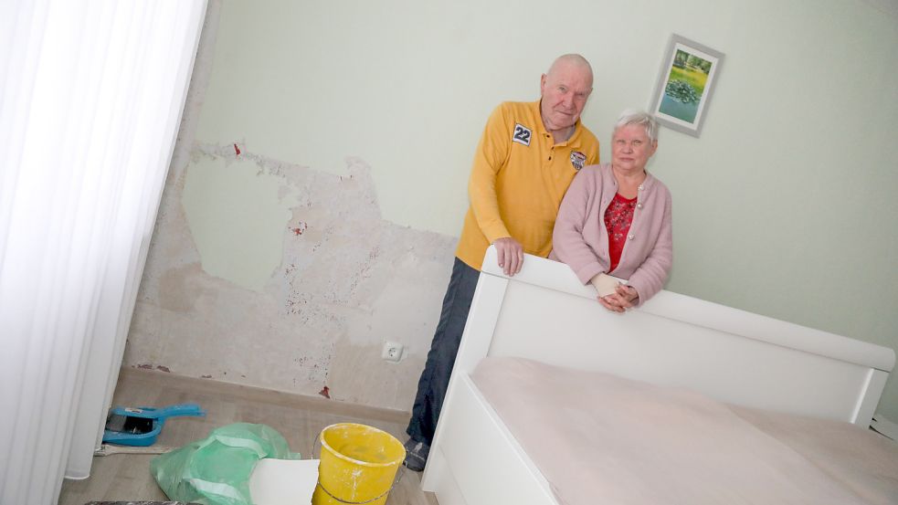 Herbert und Christel Fath fürchten um ihre Gesundheit, solange die Schimmelprobleme in ihrer Wohnung nicht behoben sind. Foto: Romuald Banik