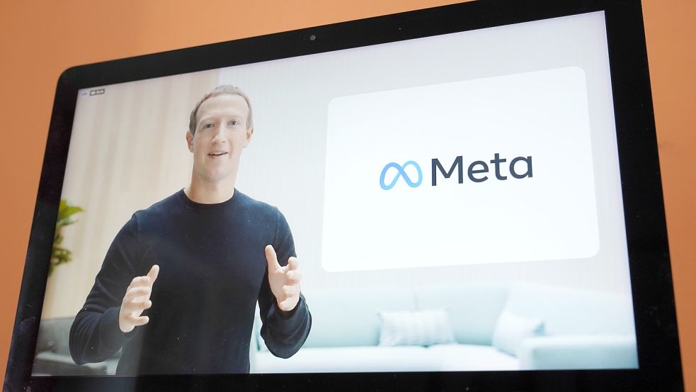 Facebook-Gründer Mark Zuckerberg glaubt fest an den Erfolg virtueller Realtität und des Metaverse - und benannte deshalb den kompletten Konzern vor einem Jahr in Meta um. Foto: dpa/AP