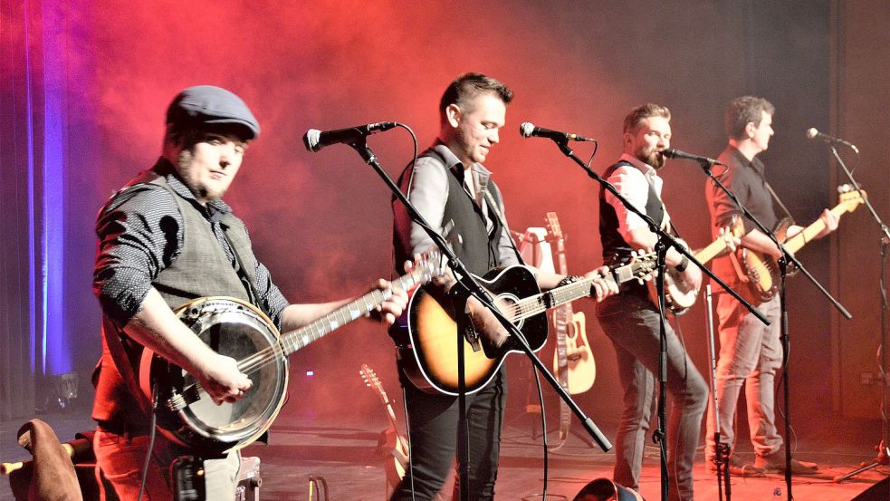 Brillante Botschafter irischer Folklore in Aurich – die Kilkennys: Josh O’Loughlin (von links), Mick Martin, Davey Cashin und Tommy Mackey. Fotos: Gerd-D. Gauger