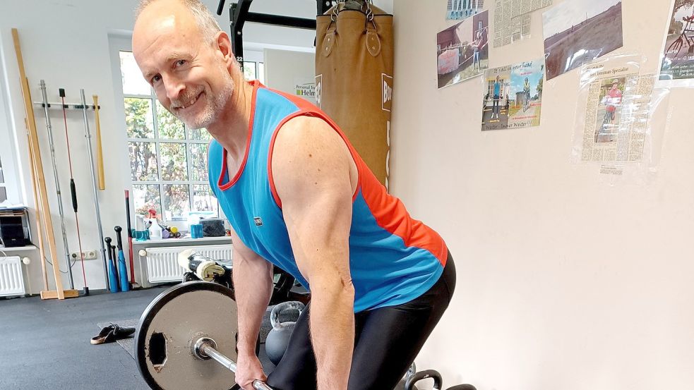 Zu Hause bewegte der Fitnesstrainer Jens Helmer während seines Extrem-Duathlons 100 Tonnen. Fotos: privat