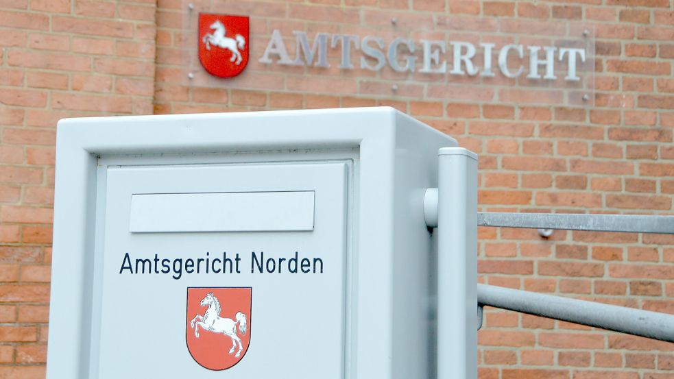 Vor dem Schöffengericht am Amtsgericht Norden fand am Donnerstag der Prozess gegen den 80-Jährigen statt. Foto: Thomas Dirks