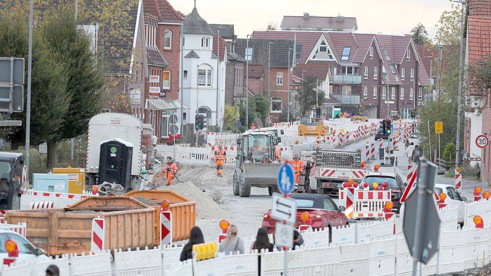 In der Fockenbollwerkstraße wird mit voller Kraft gearbeitet. Foto: Romuald Banik