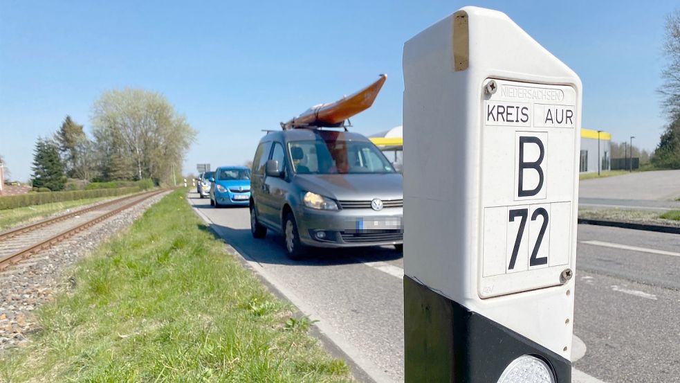 Die Bundesstraße 72/210, hier bei Georgsheil, zählt zu den meistbefahrenen Strecken Ostfrieslands. Foto: Holger Janssen